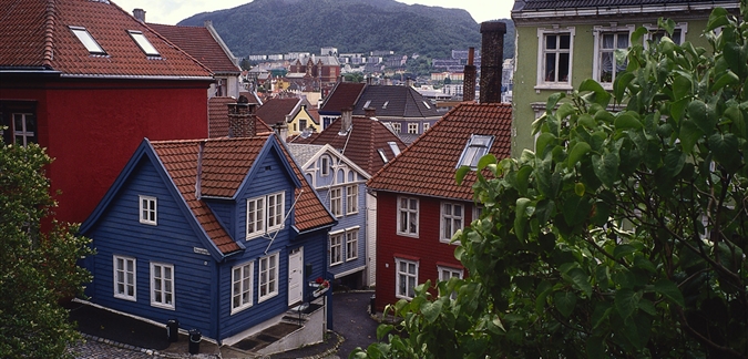 Wooden Houses in Bergen by Oddleiv Apneseth
